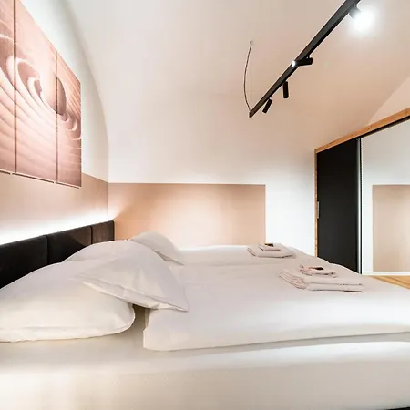 Modern In The Heart Of The City, Pleasantly Cool In Summer 22 Degrees Appartamento *