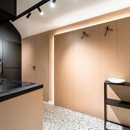 Modern In The Heart Of The City, Pleasantly Cool In Summer 22 Degrees Appartamento