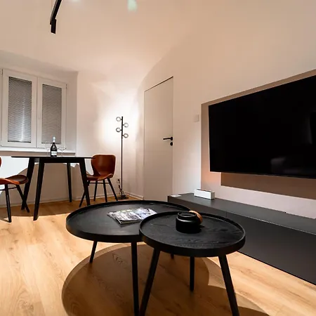 Modern In The Heart Of The City, Pleasantly Cool In Summer 22 Degrees Appartamento *