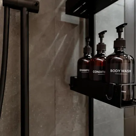 Modern In The Heart Of The Daire *